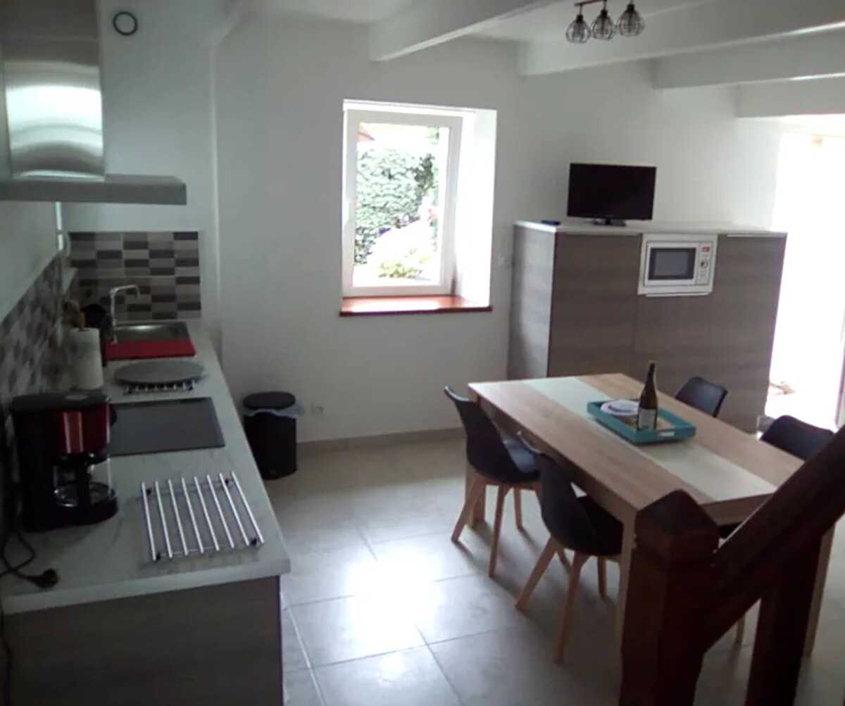 Maison 70 m² à Cast, jardin avec pétanque et ping-pong - Photo 4