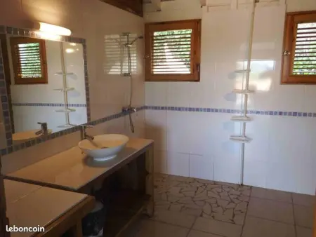 Maison en bord de mer à Pointe-Noire, piscine et vue mer : photo 5