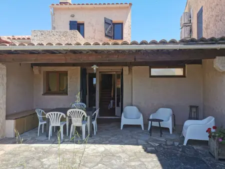 Maison avec vue mer, jardin clôturé et parking à Calcatoggio : photo 3