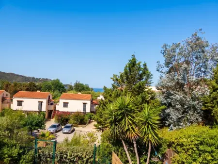 Maison avec vue mer, jardin clôturé et parking à Calcatoggio : photo 5
