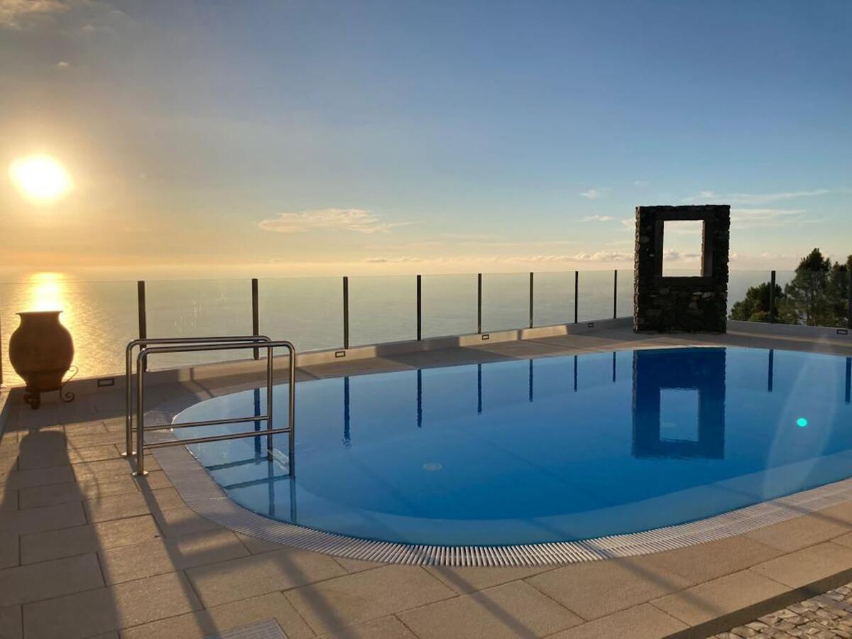 Villa 560 m² Fajã da Ovelha : piscine privée, vue mer - Photo 1
