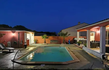 Villa élégante à Carcassonne avec jardin et jacuzzi - Photo 17