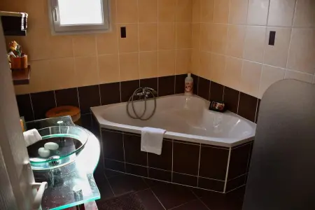 Villa élégante à Carcassonne avec jardin et jacuzzi - Photo 28