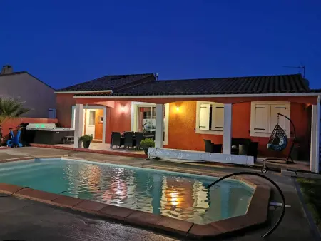 Villa élégante à Carcassonne avec jardin et jacuzzi - Photo 51