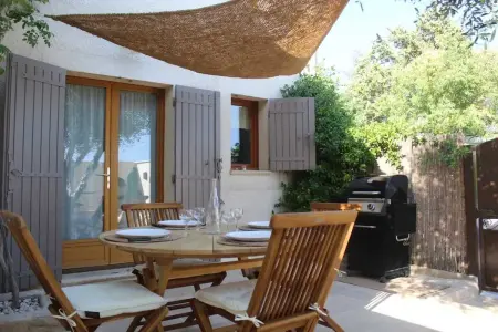 Maison de charme avec piscine privée à Mérindol, jardin clos : photo 6