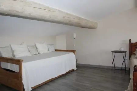 Maison de charme avec piscine privée à Mérindol, jardin clos : photo 14