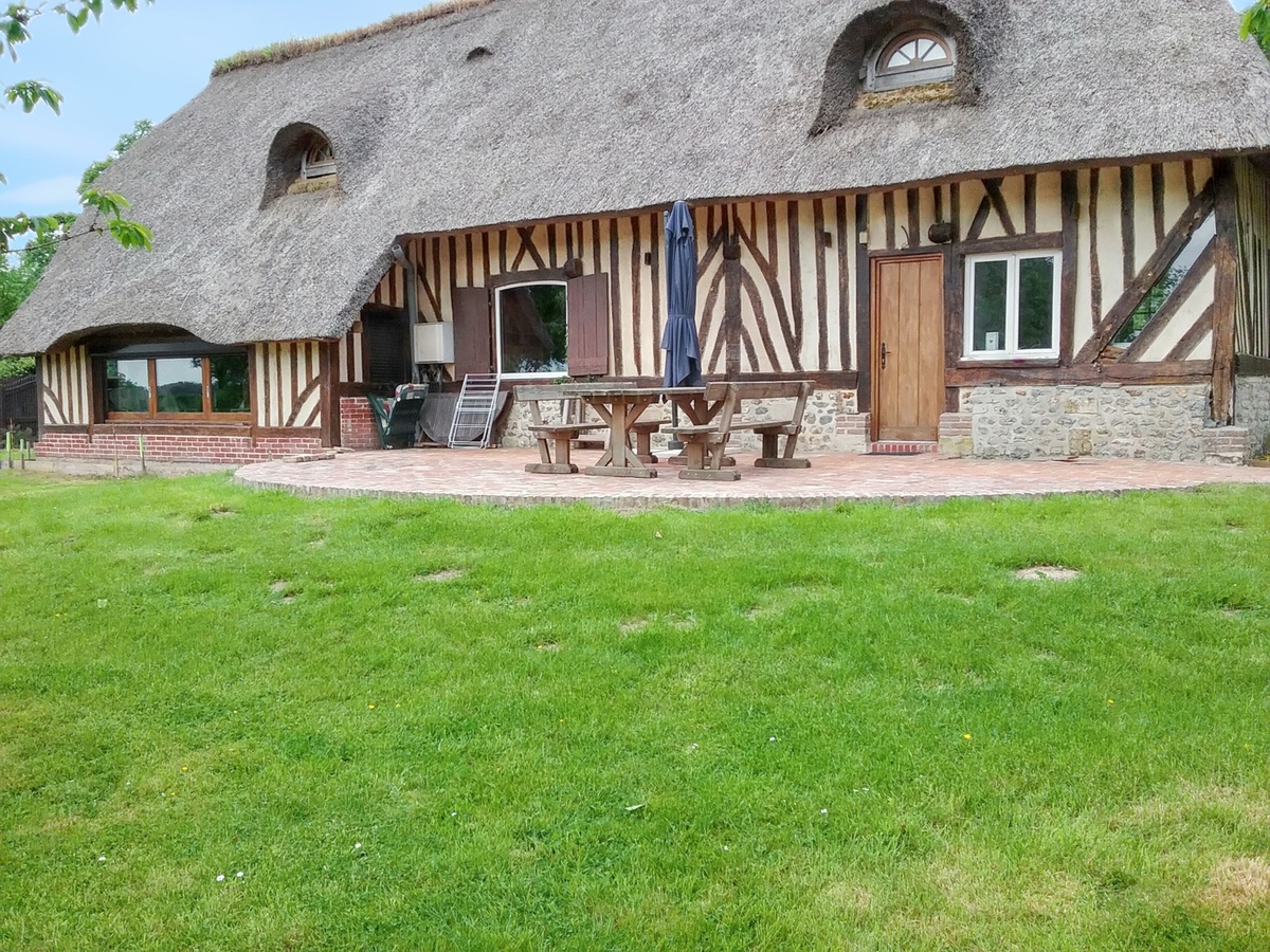 Maison 120 m² à Clarbec, jardin clôturé et jeux enfants - Photo 1
