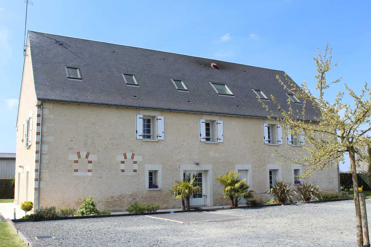 Maison 27 pers, 11 chambres et salle réception à Saint-Épain - Photo 1