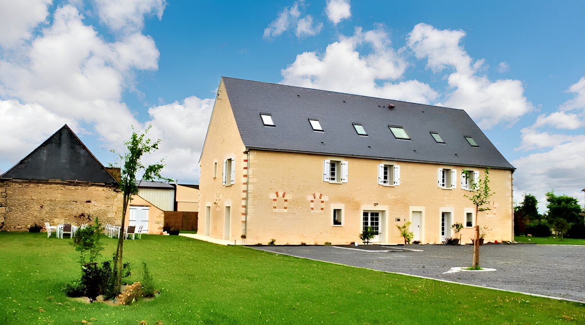 Maison 27 pers, 11 chambres et salle réception à Saint-Épain - Photo 2