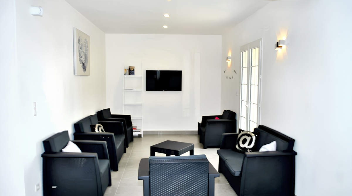 Maison 27 pers, 11 chambres et salle réception à Saint-Épain - Photo 3