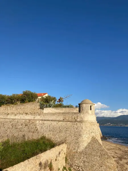 Studio de 28 m² avec entrée privée à Ajaccio, près de la plage : photo 4