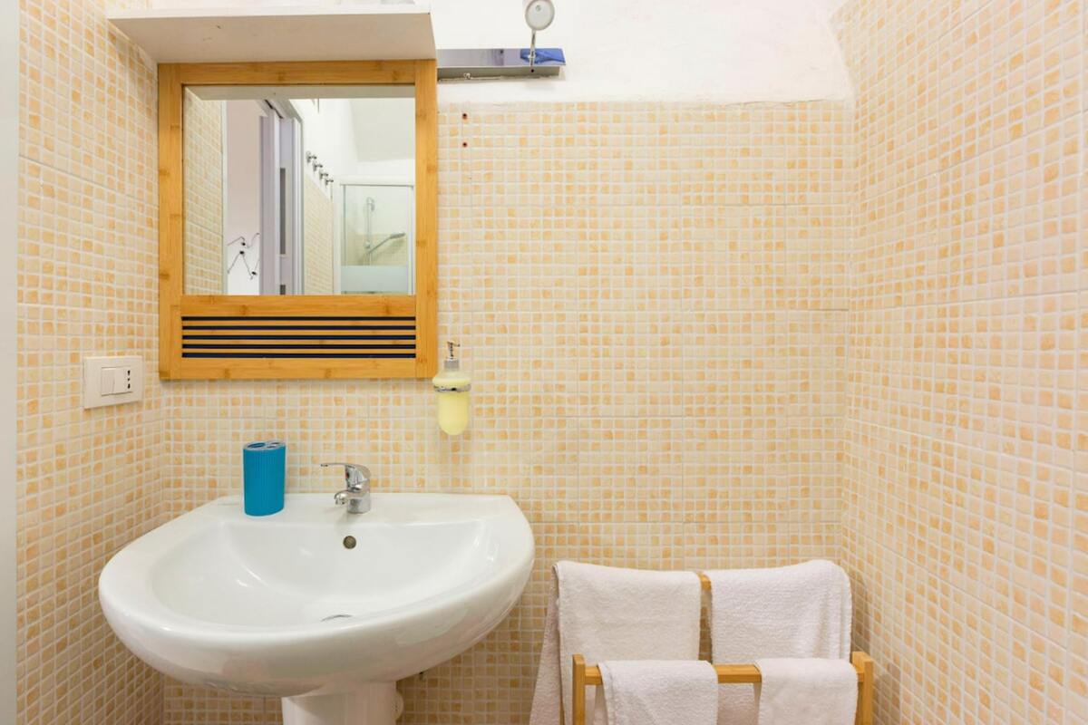 Appartement 2 chambres centre-ville Bari, 15 min gare - Photo 12