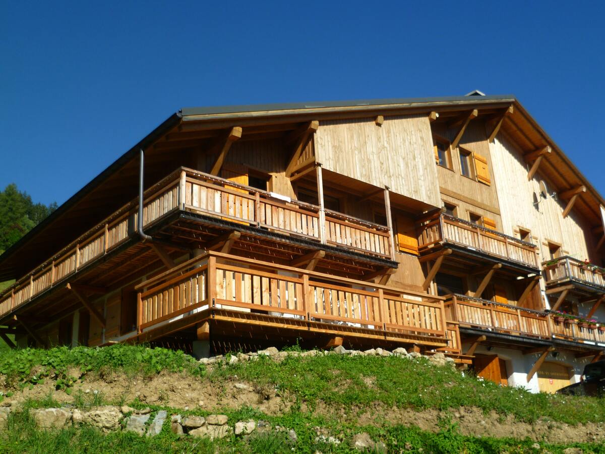 Appartement 80 m² 3 chambres, jardin et vue montagnes - Photo 13