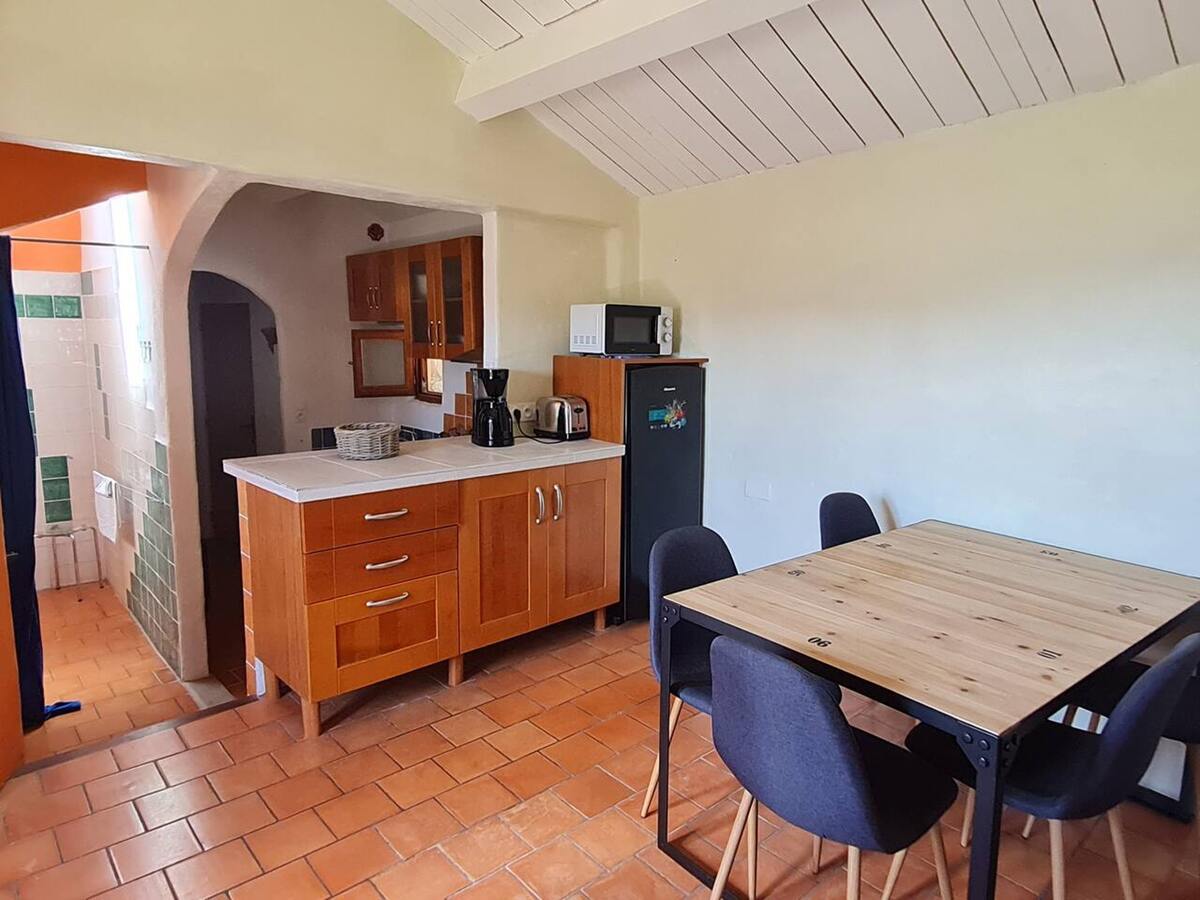 Maison 1 chambre avec piscine et jacuzzi à Saint-Georges-de-Luzençon - Photo 4