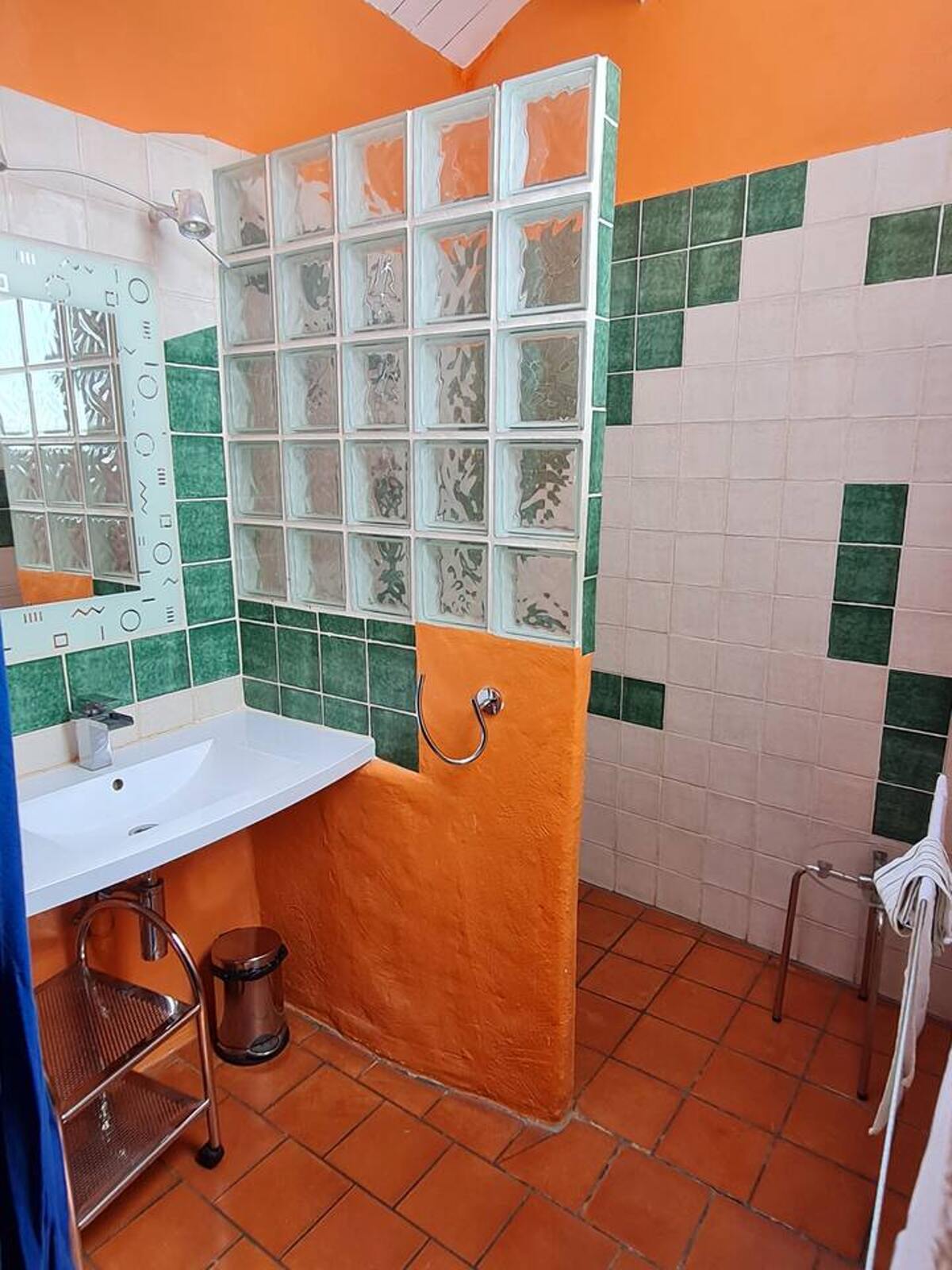 Maison 1 chambre avec piscine et jacuzzi à Saint-Georges-de-Luzençon - Photo 8