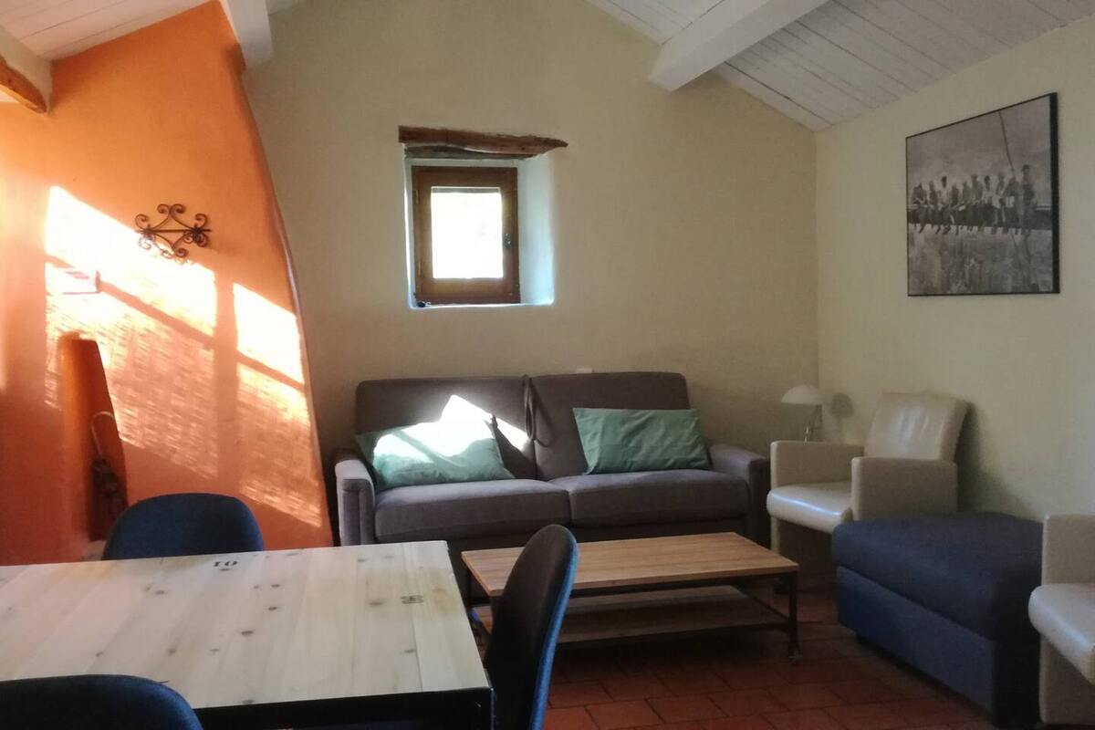 Maison 1 chambre avec piscine et jacuzzi à Saint-Georges-de-Luzençon - Photo 11