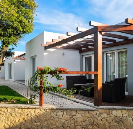 Maison Atalaia avec piscine partagée, jardin clôturé et balançoire : photo 2