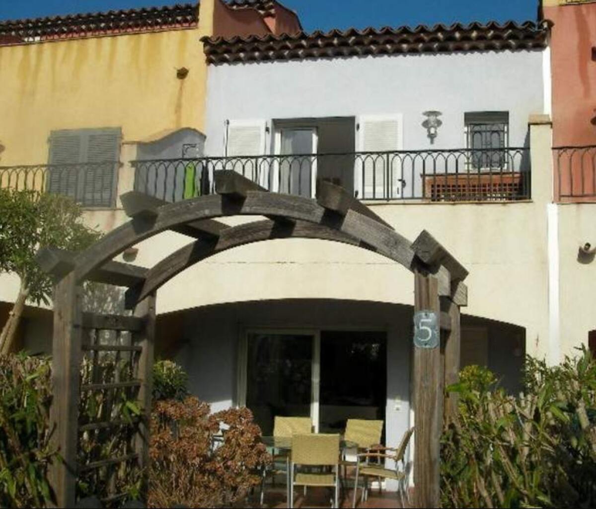 Maison 4 pers. à Cogolin, piscine partagée + terrasse - Photo 11