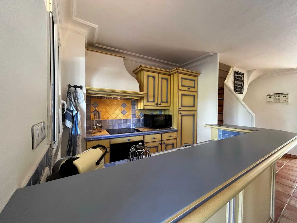 Maison 4 pers. à Cogolin, piscine partagée + terrasse - Photo 24