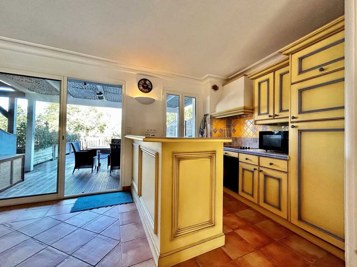 Maison 4 pers. à Cogolin, piscine partagée + terrasse - Photo 25