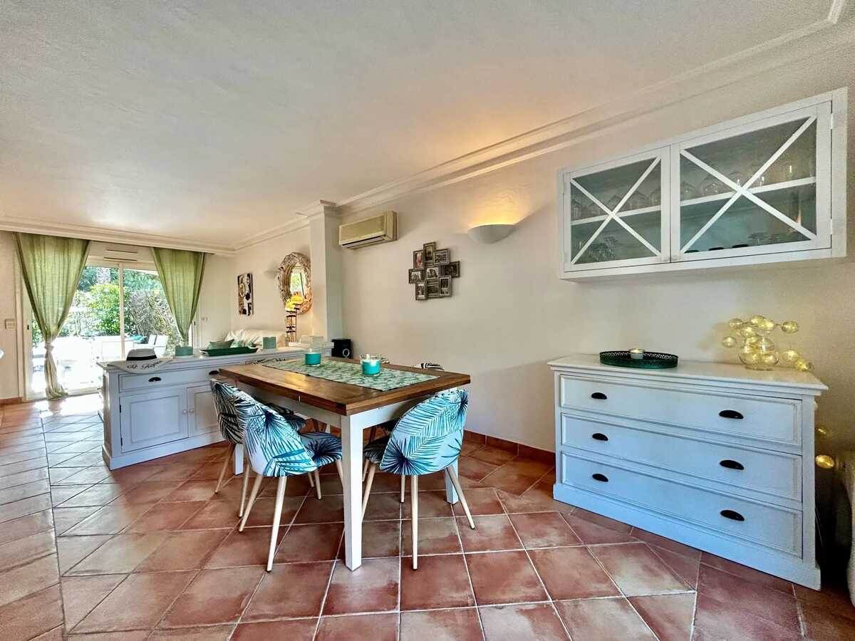 Maison 4 pers. à Cogolin, piscine partagée + terrasse - Photo 26