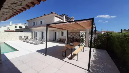 Location maison à São Simão, Maison élégante Rua dos Cometas avec piscine