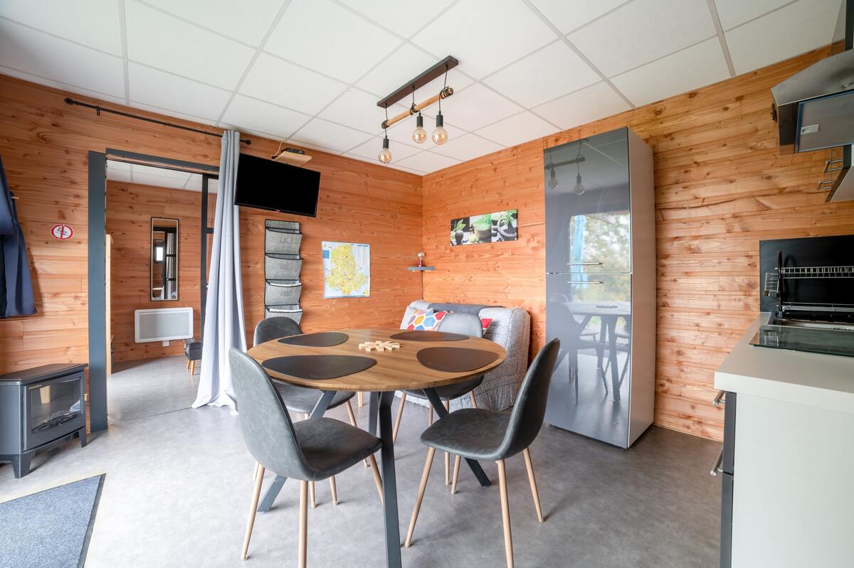 Chalet 32 m² à Saint-Sylvestre, terrasse et coin feu - Photo 4