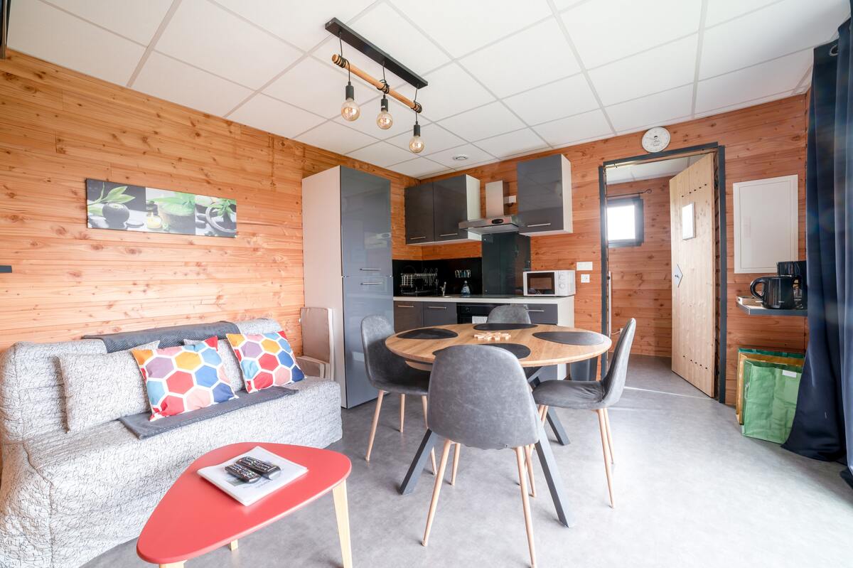 Chalet 32 m² à Saint-Sylvestre, terrasse et coin feu - Photo 8