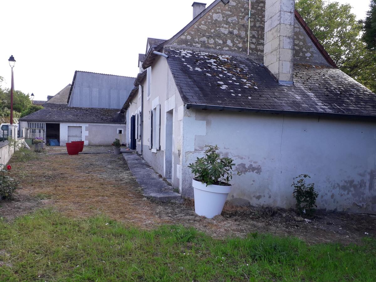 Maison rustique avec jardin et cheminée à Luçay-le-Mâle - Photo 7