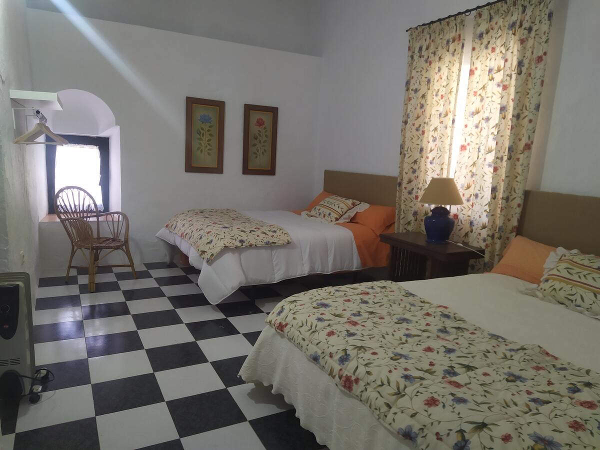 Maison 9 personnes à Estepa, piscine et vue montagne - Photo 3