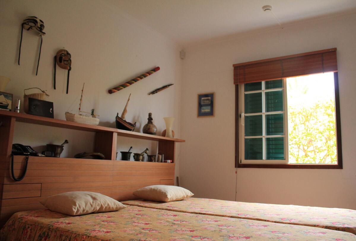 Maison 120 m² vue montagne, jardin clôturé à Porto Santo - Photo 5