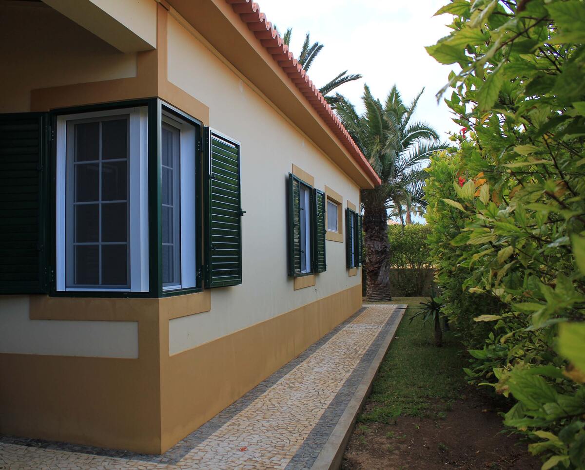 Maison 120 m² vue montagne, jardin clôturé à Porto Santo - Photo 15