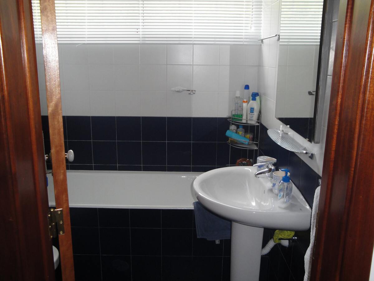 Maison 120 m² vue montagne, jardin clôturé à Porto Santo - Photo 26