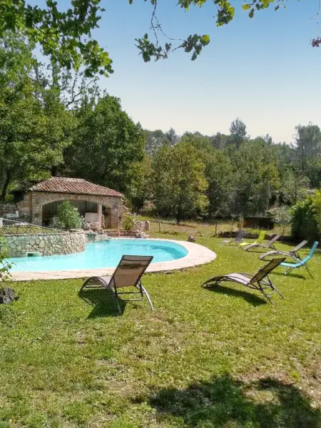Location villa à Montferrat, Villa charmante avec piscine privée à Montferrat - 125 m²