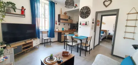 Location appartement à Carcassonne, Charmant appartement à Carcassonne avec vue sur le jardin - 35m²