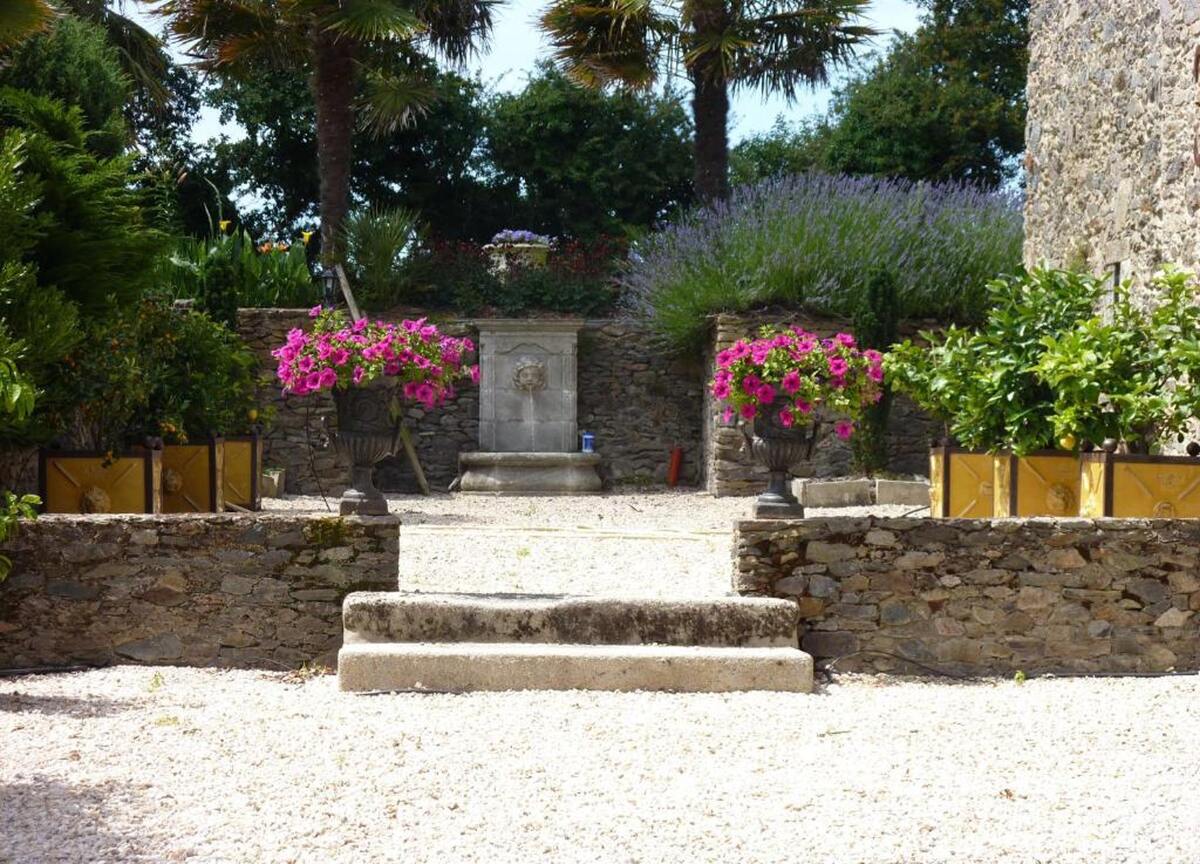 Maison avec jardin clos et piste de pétanque à Landevieille - Photo 4