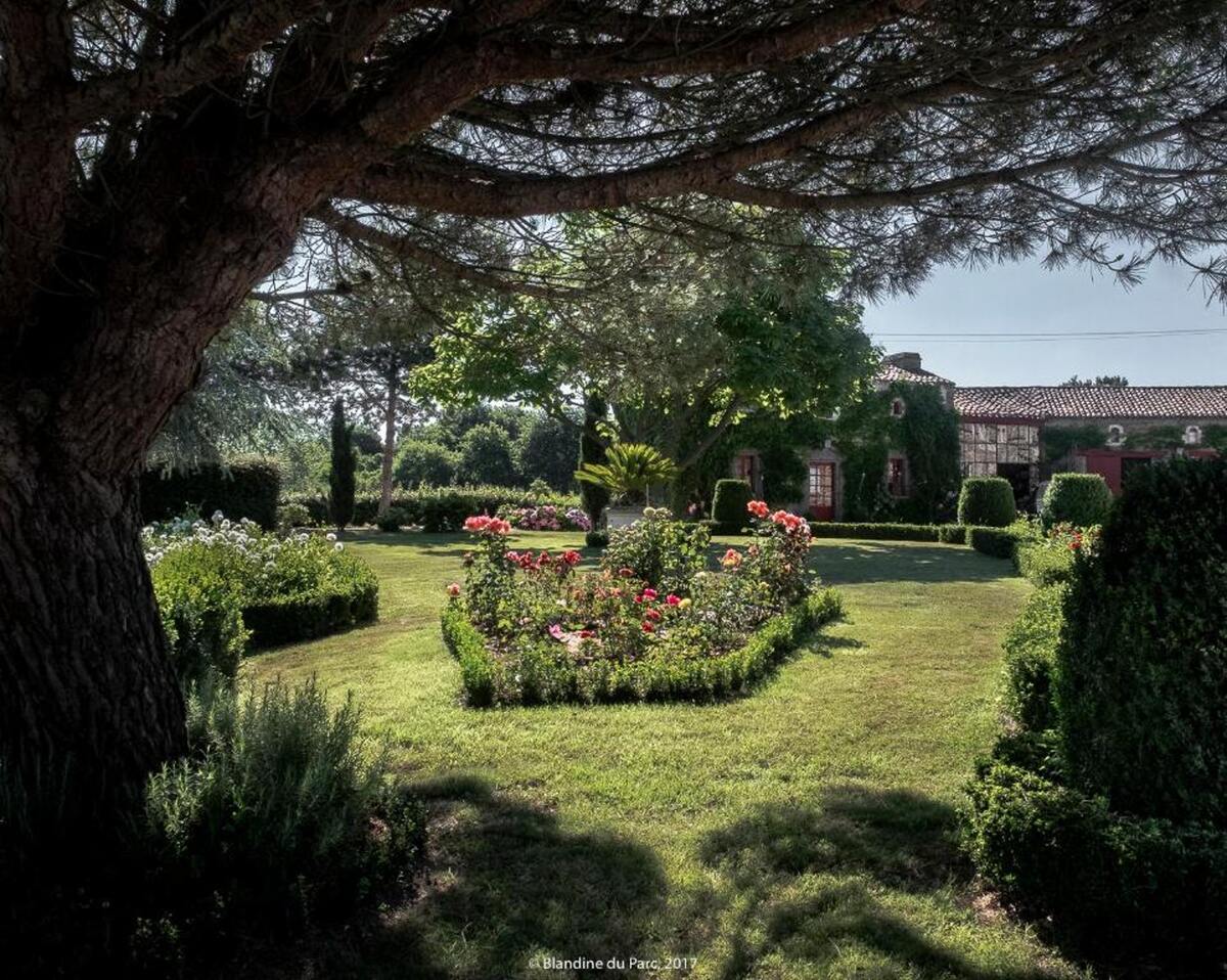 Maison avec jardin clos et piste de pétanque à Landevieille - Photo 11