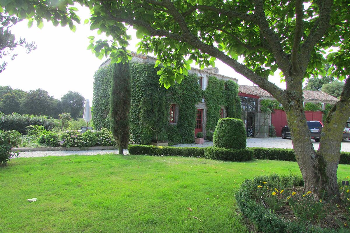 Maison avec jardin clos et piste de pétanque à Landevieille - Photo 12