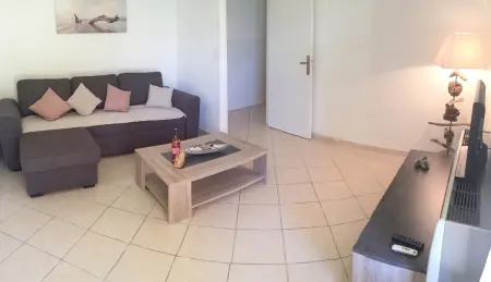 Appartement 2 chambres avec terrasse et jardin clos à Pietrosella : photo 2