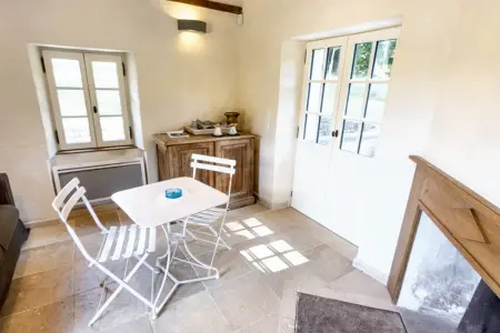 Maison avec terrasse privée et jardin à Cons-la-Grandville : photo 2