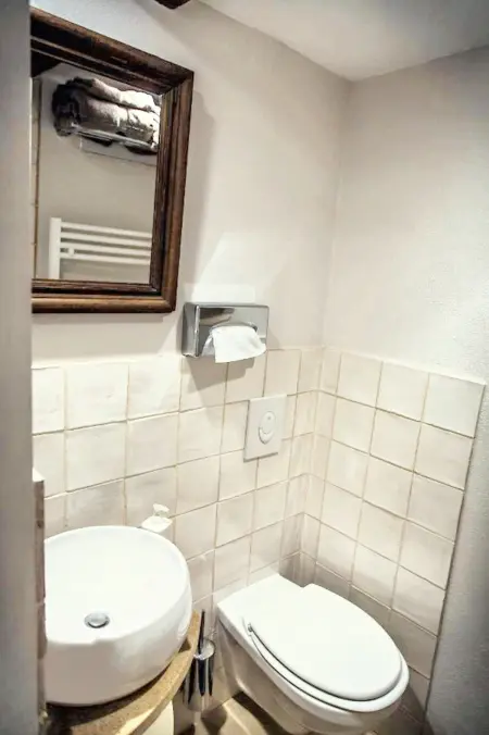 Maison avec terrasse privée et jardin à Cons-la-Grandville : photo 9