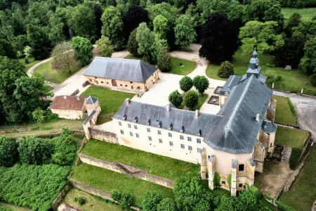 Maison avec terrasse privée et jardin à Cons-la-Grandville : photo 11