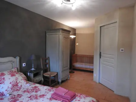 Maison charmante près de Nueil-les-Aubiers avec jardin - Photo 2