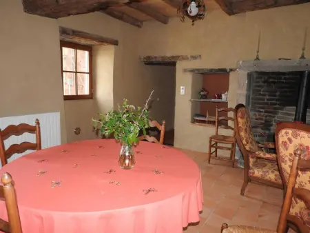 Maison charmante près de Nueil-les-Aubiers avec jardin - Photo 5