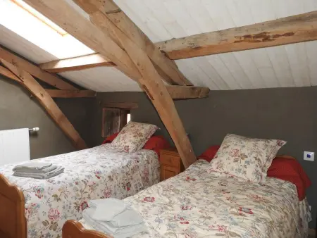 Maison charmante près de Nueil-les-Aubiers avec jardin - Photo 9