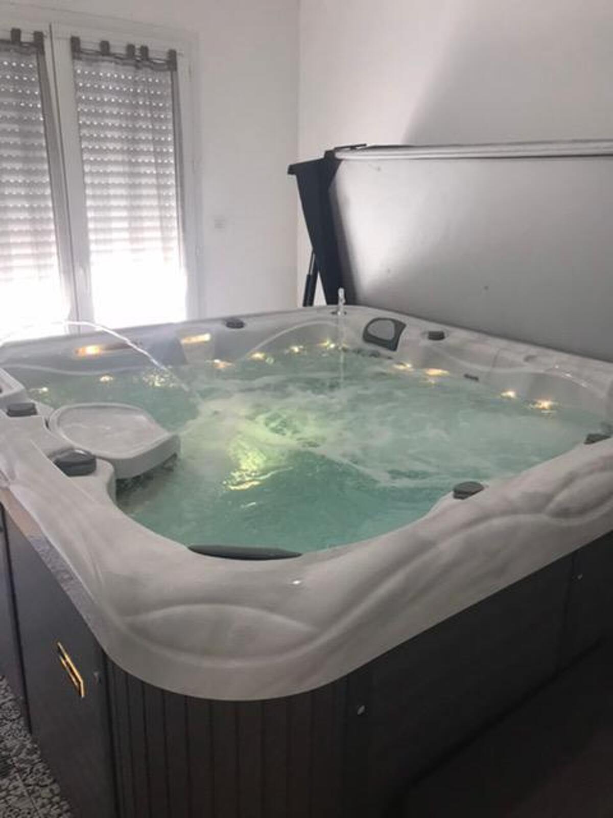 Maison 130 m² à Bréville-sur-Mer, jardin clôturé et jacuzzi - Photo 3