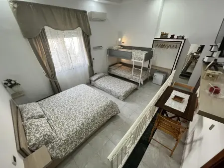 Location appartement à Napoli, Appartement moderne à Napoli, balcon