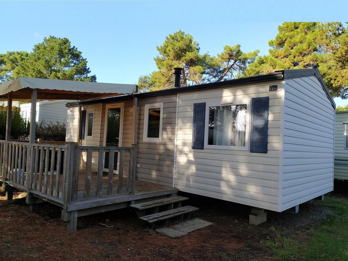 Bungalow 6 pers. avec piscine et jeux en Aubrac - Photo 1