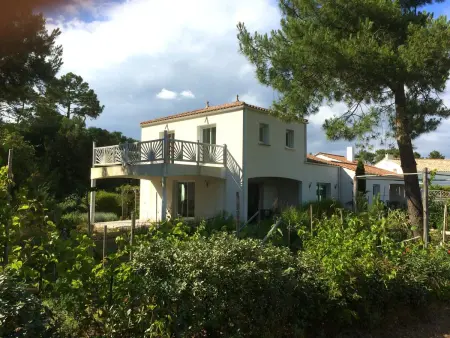 Location maison à La Tranche sur Mer, Maison charmante à La Tranche-sur-Mer avec jardin clos
