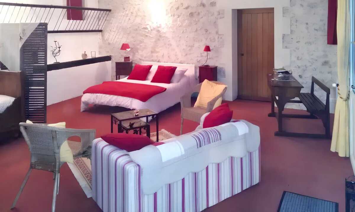 Studio 55 m² avec jardin clos et terrasse à Thilouze - Photo 4